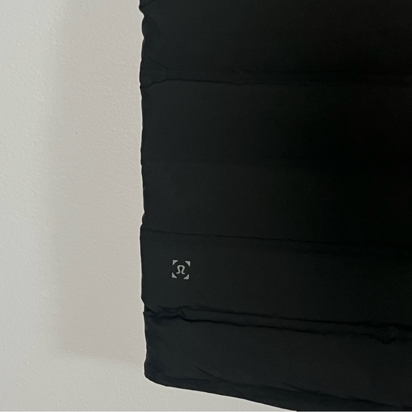 Lululemon Mens Black Navigation Down Vest - Small - Picture 6 of 7